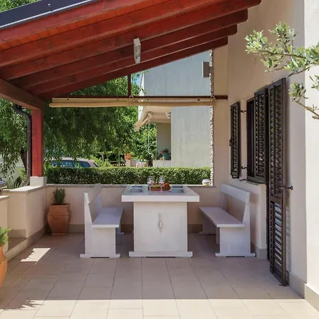 Holiday home Awesome In With Outdoor Swimming Pool *